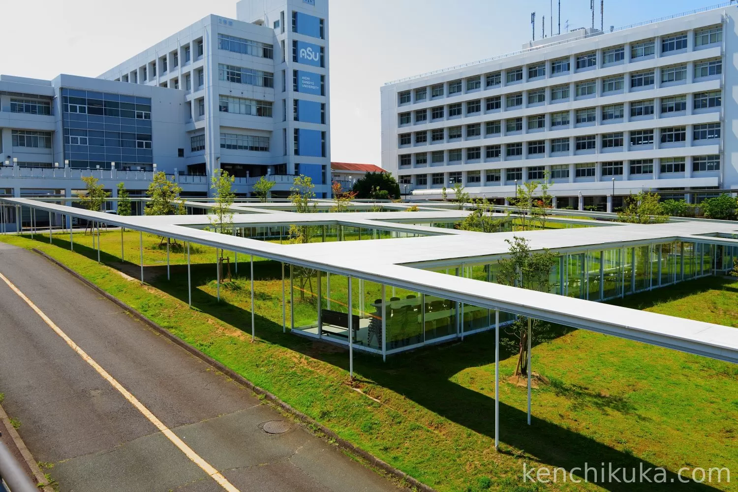 愛知産業大学 言語・情報共育センター - 栗原健太郎＋岩月美穂／STUDIO VELOCITY - 愛知県岡崎市岡町原山12-5