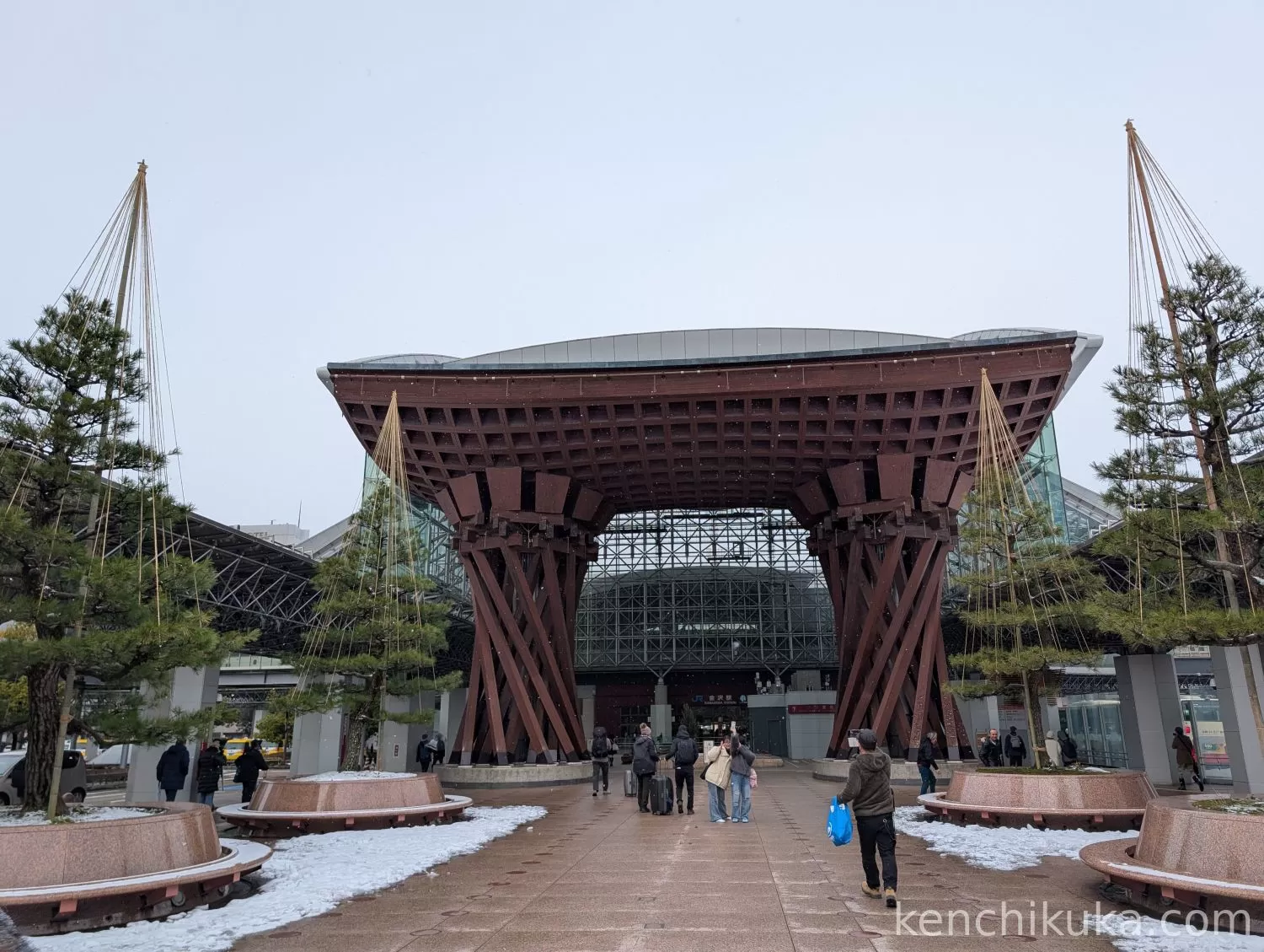 金沢駅東広場　もてなしドーム - トデック, 白江建築研究所 - 石川県金沢市堀川町4